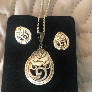 Montana Silversmith Necklace and Earings